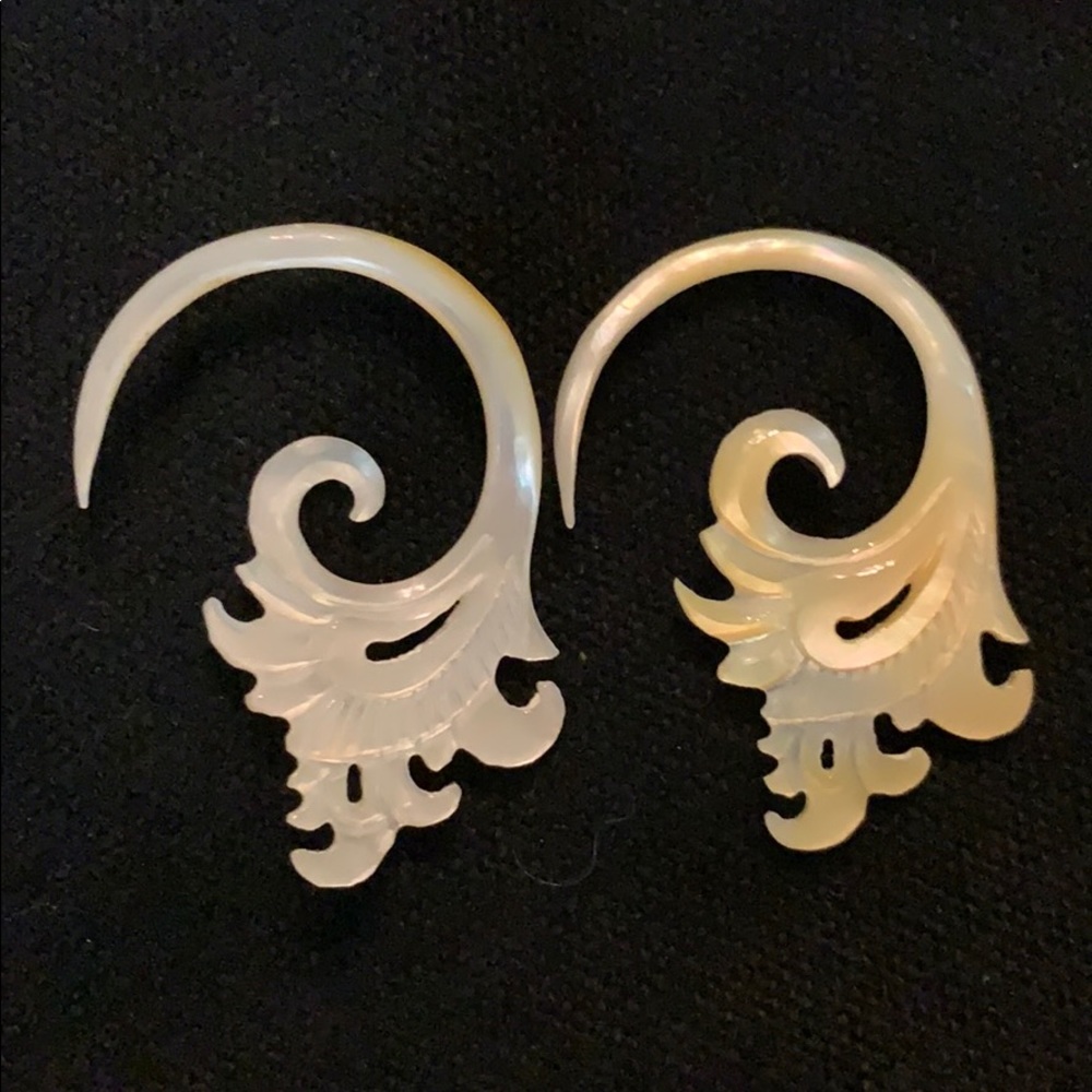 10G earrings